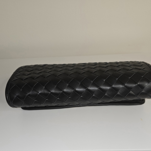 New Day Elegant Black Woven Handbag - Picture 4 of 8